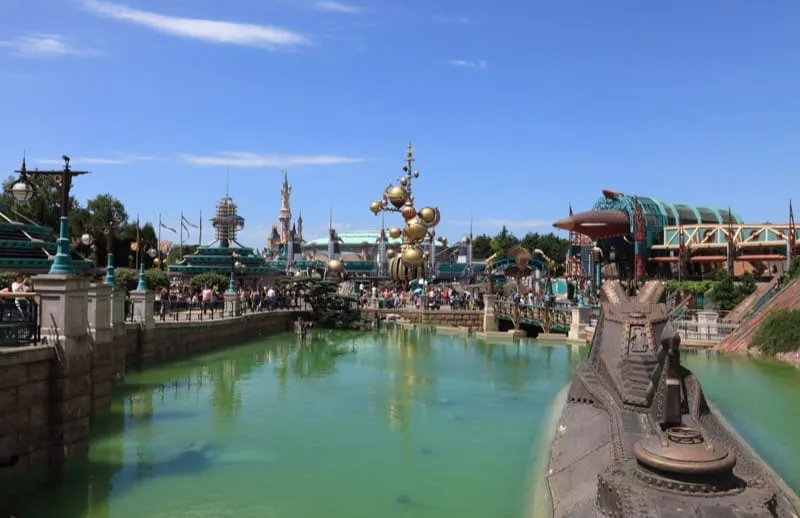 La zona de Discoveryland  en Disneyland París
