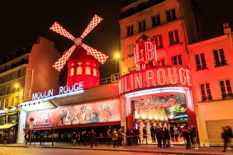 Visitar el Moulin Rouge de París