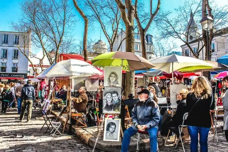 Los artistas en Place du Tertre, París