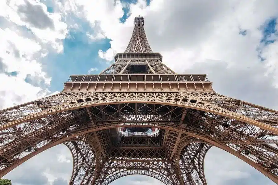 La Torre Eiffel está incluida en el Paris Pass y también en el Paris Explorer Pass