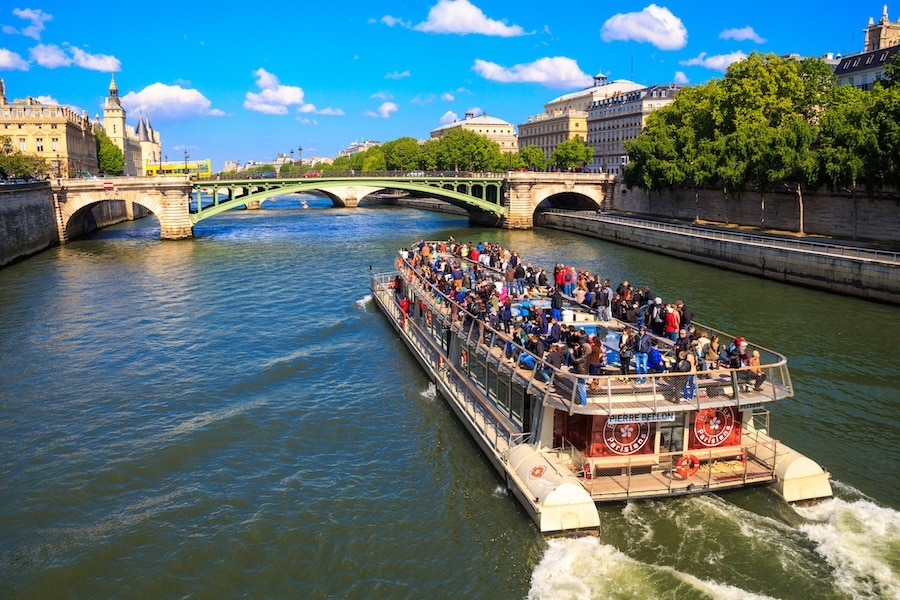 El barco Bateaux Parisiens